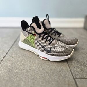 Nike Men's Athletic Shoes - Gray, Green, and Black